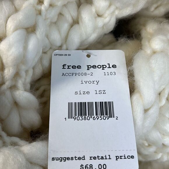 Free People Chunky Infinity Scarf Ivory Acrylic Bulky - Picture 3 of 5